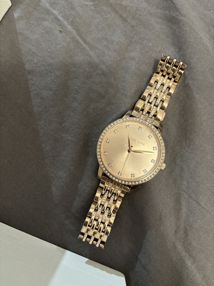 Часовник Michael Kors