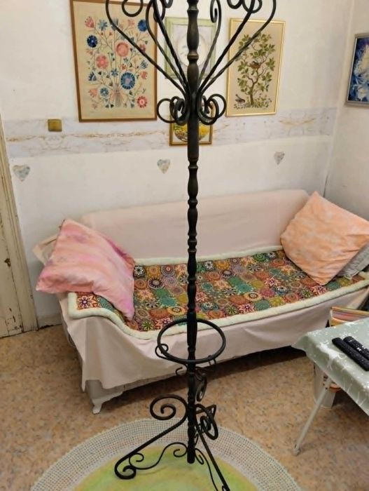 Вертикална закачалка от ковано желязо