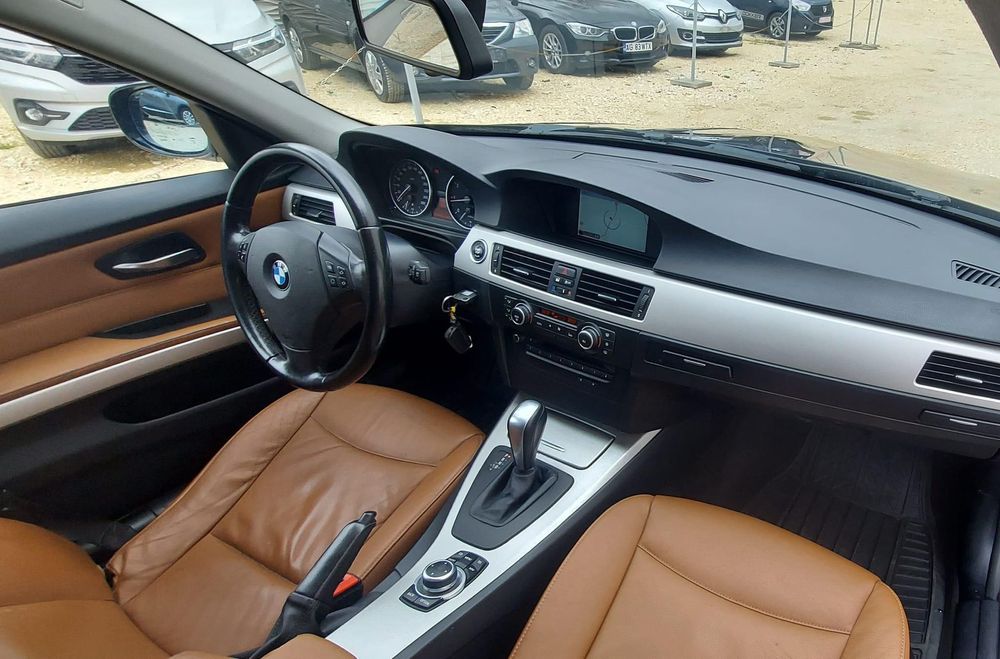 BMW Seria3 LCI E90 
                
Fabricatie 2011