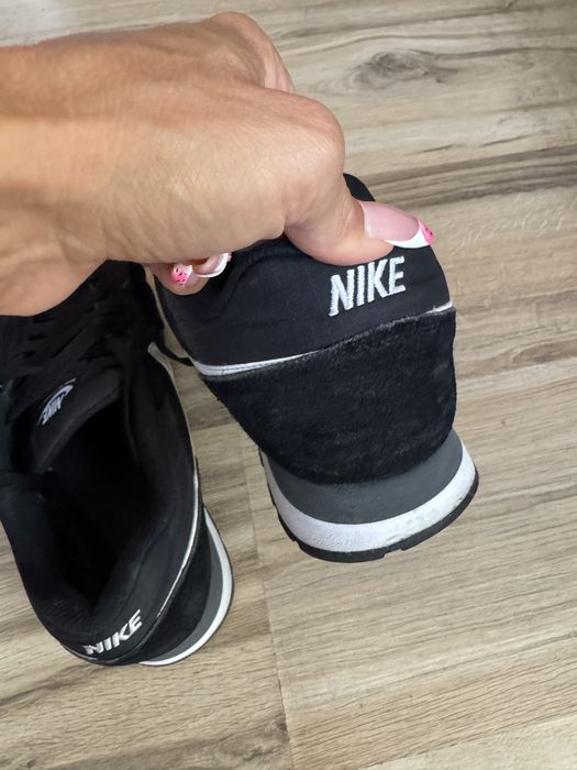 Оригинални класически маратонки Nike MD Runner 2! 43 н