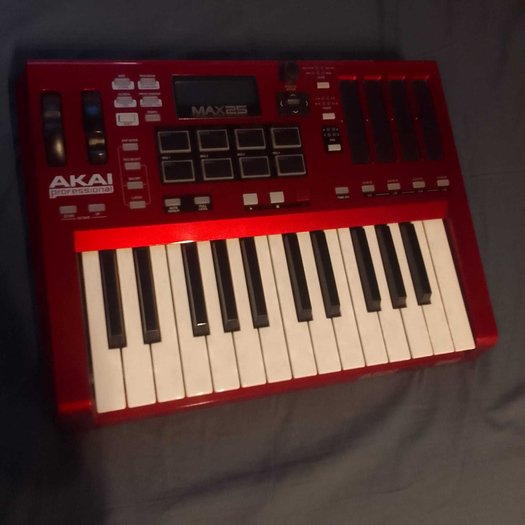 Instrument controller MIDI Akai MAX 25