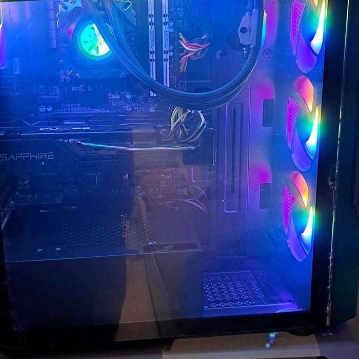 Геймърски компютър Ryzen 3 3300X  RX 5700 XT  16GB RAM  SSD 1TB