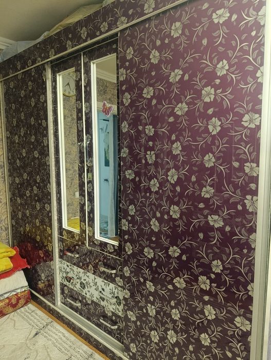 Продаю мебель в отличном состоянии с связьи ремонтом квартиры без дефе