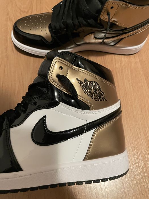 Air Jordan 1 high Gold Toe