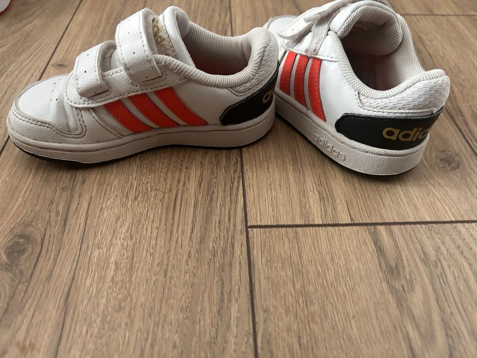 Adidasi marimea 25 originali