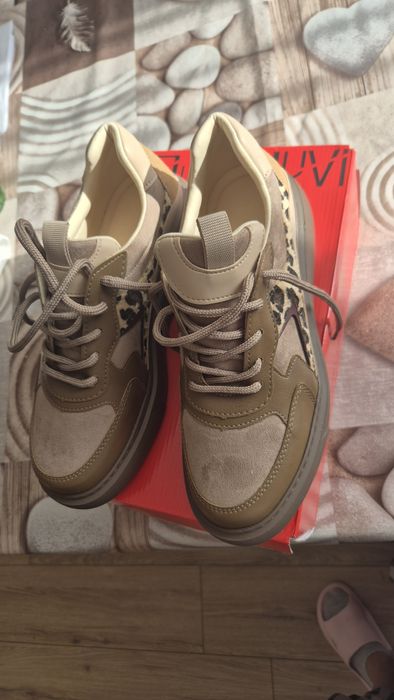 Чисто нови обукви ,39 номер