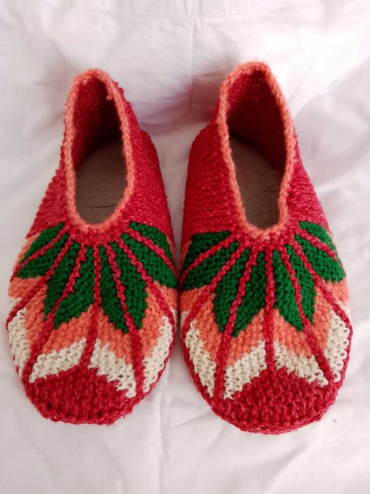 Топлина от сърце! Ръчни терлици, калцуни, ръкавици без пръсти