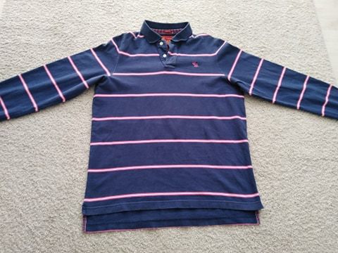 Vand bluza polo sport A&F, noua.,calitate import Germania,mar.L