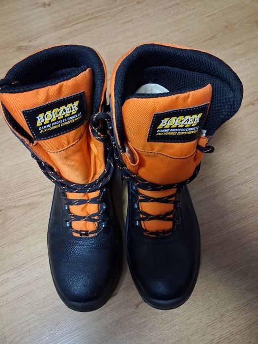 Bocanci de lucru imblaniti