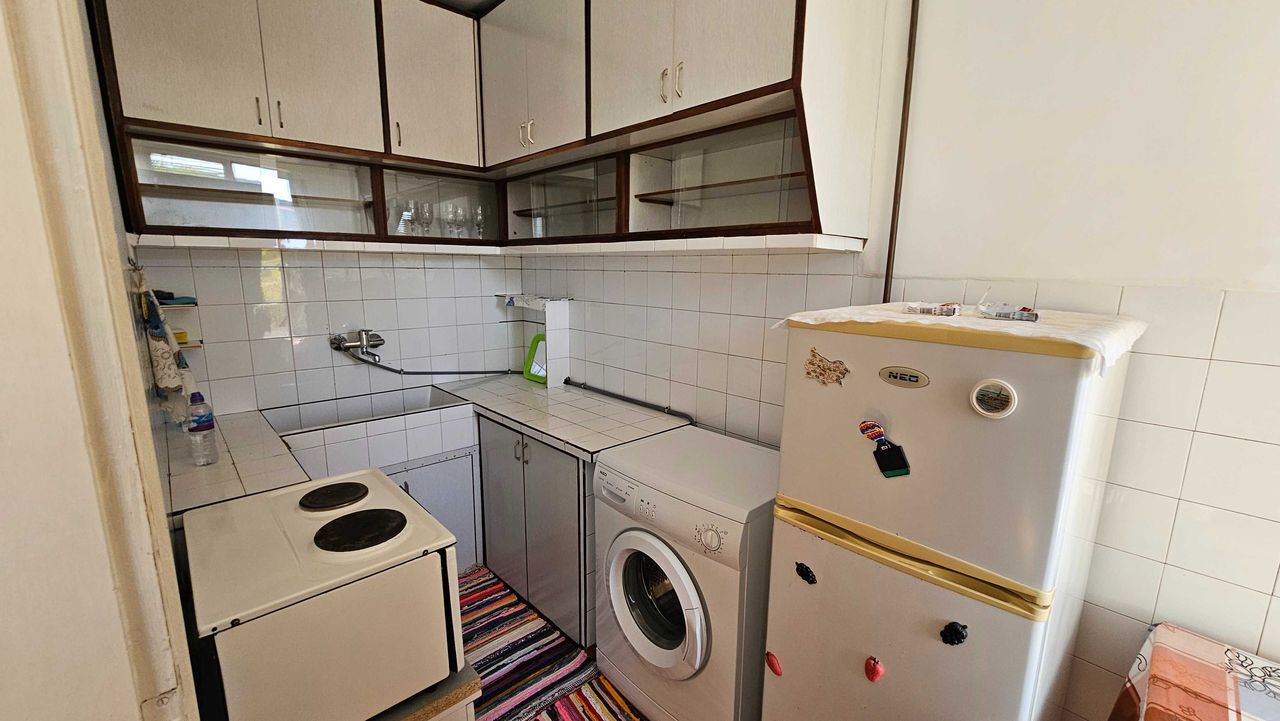 Дава се под наем Етаж от къща в Разград, Варош - 95 кв.м за 229.5 € - Снимка #1