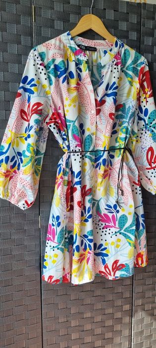 Rochita de vara cu motive florale masura XL Zara