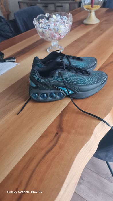 Чисто нови маратонки Nike от Италия