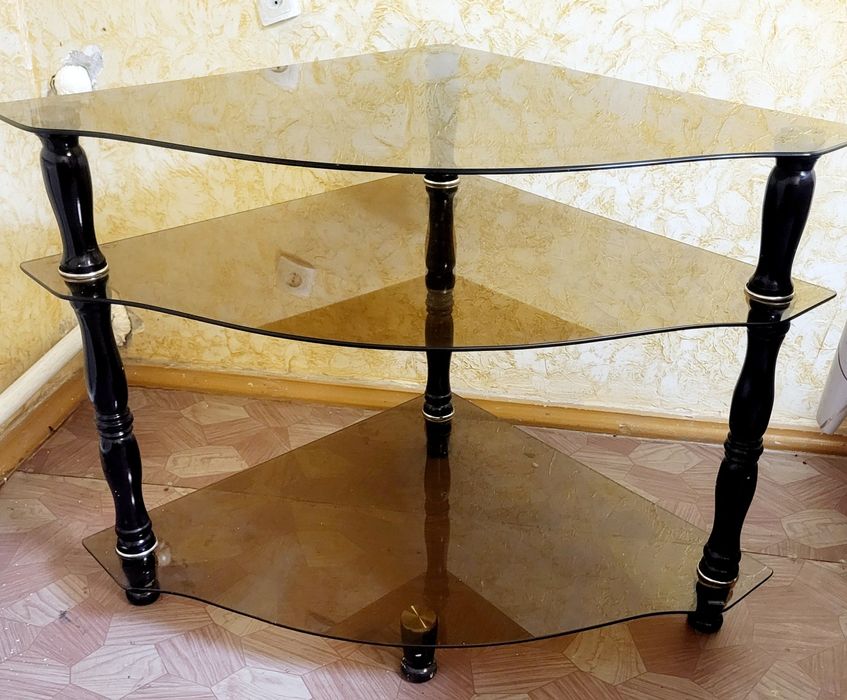 Стекляная,  угловая подставка под телевизор