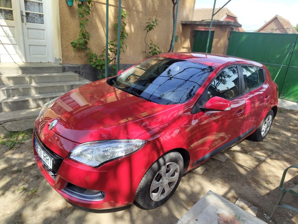 Vand Renault Megane 3!!!1.5 dci 90 cp