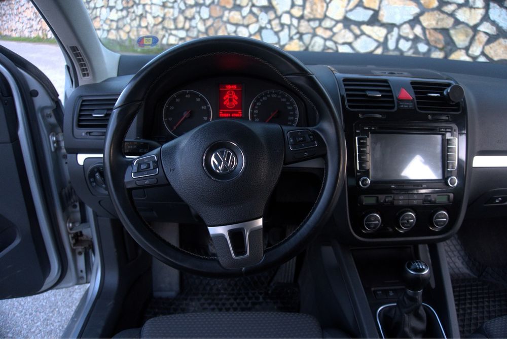 VW Jetta 1.6 FSI