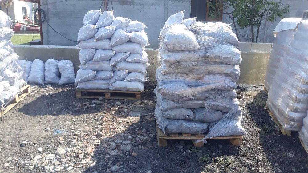 Carbune lignit superior / brun