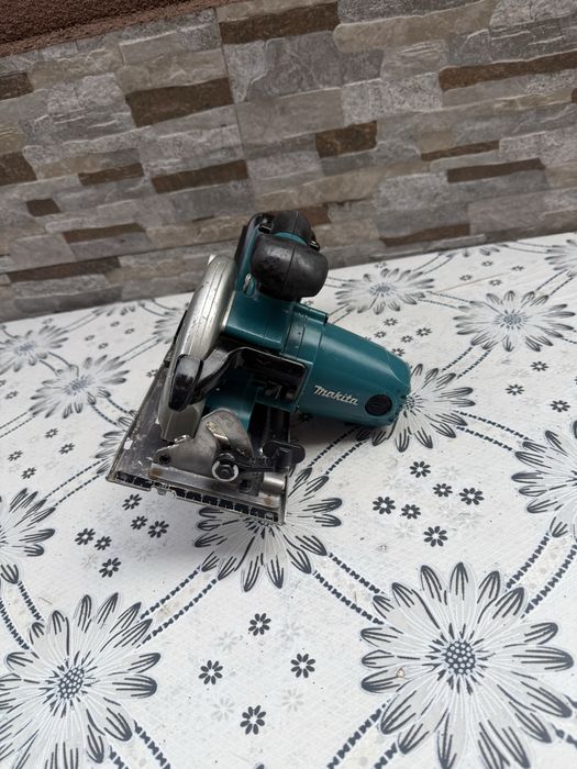 Ръчен акумулаторен циркуляр Makita DSS501Z / 18 V, диск 136 мм /