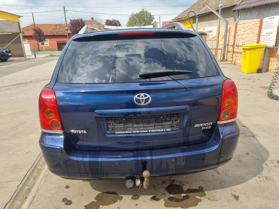 Dezmembrez Toyota Avensis T25 2.2 Dcat 177 cp