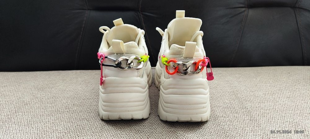 Сникърси и маратонки 37-ми номер