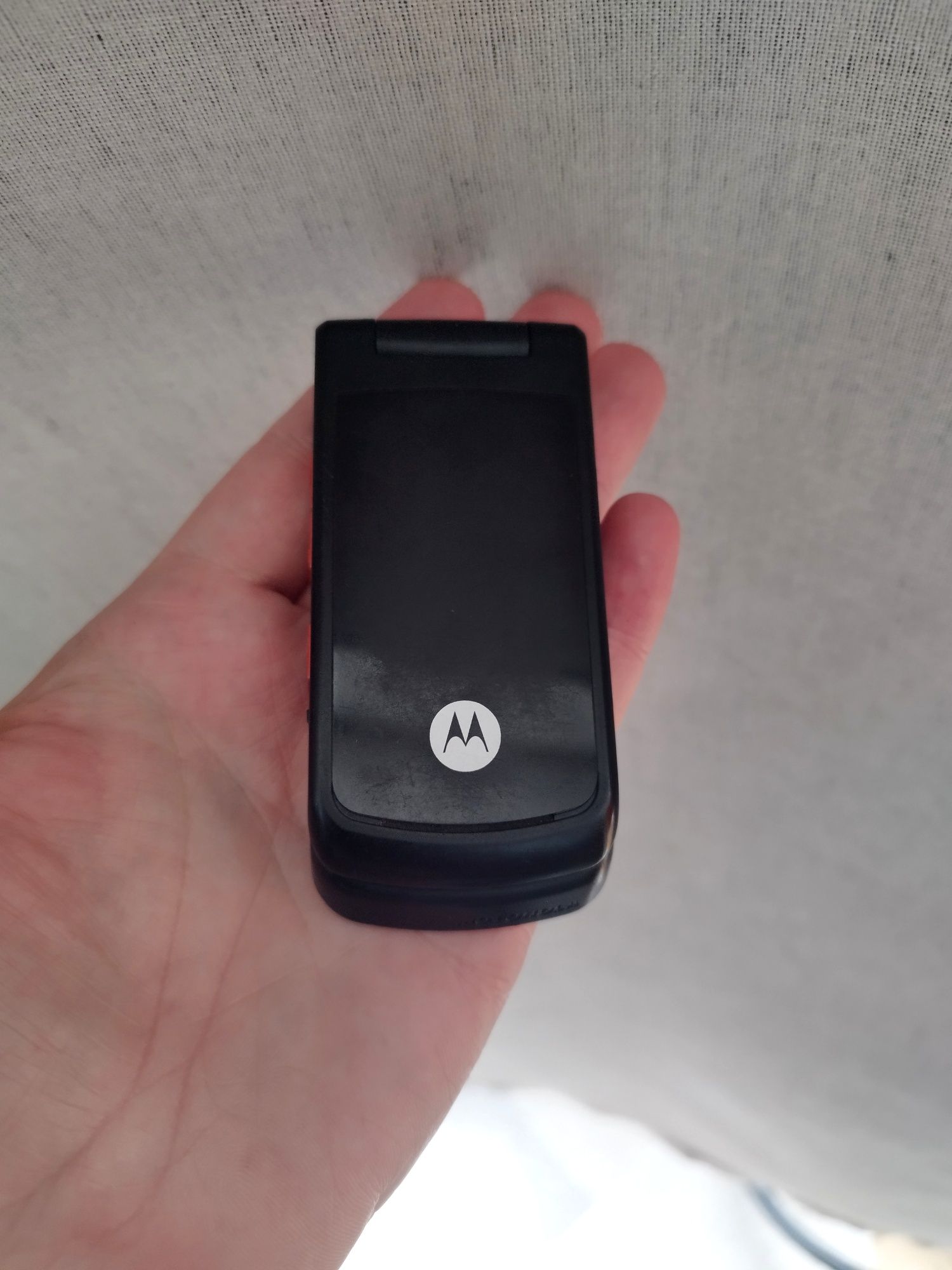 Citiți !Lot de Motorola ( v66i,  V3. W 270l libere de rețea