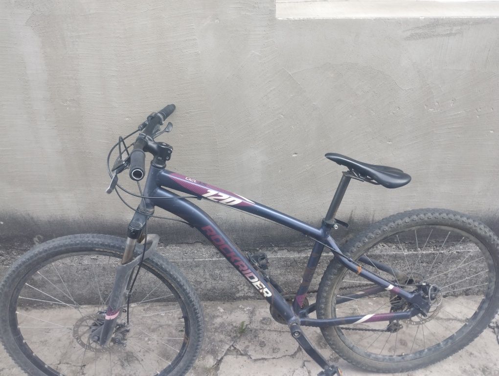 Vând bicicleta st120