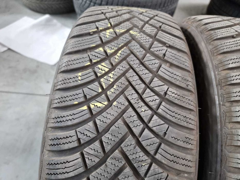 2 Anvelope de IARNA 215.55.17 'Hankook' [dot 2022] ; stare buna