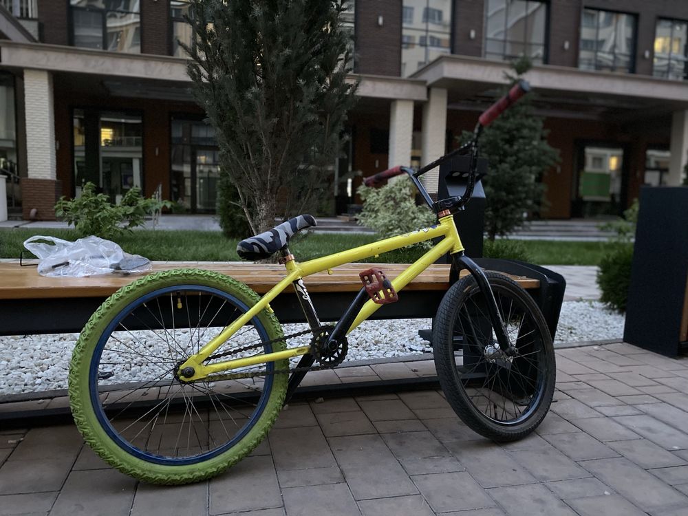 BMX велосипед в отличном состоянии