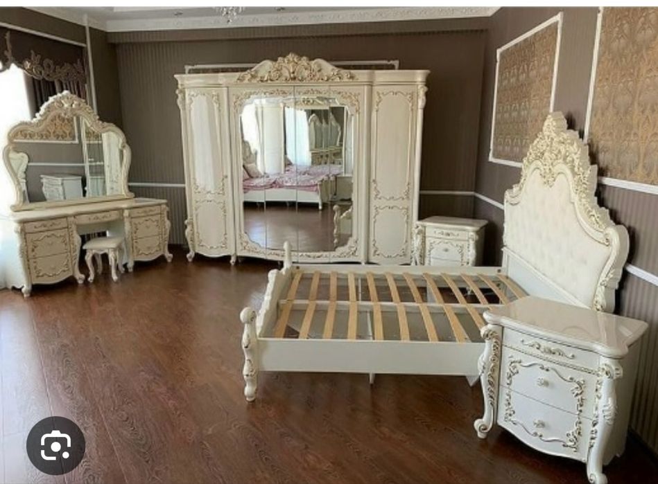 Шкаф и Комод с зеркалой