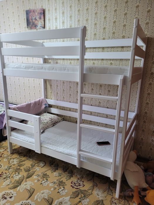 Двухярусная кровать