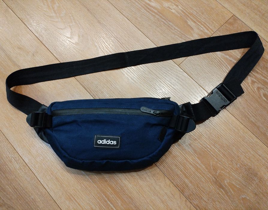 Adidas оригинален Ръчна чанта Унисекс в добро състояние