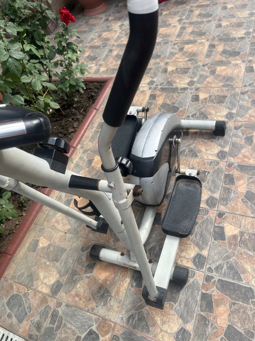 Bicicletă eliptică marca First Bike