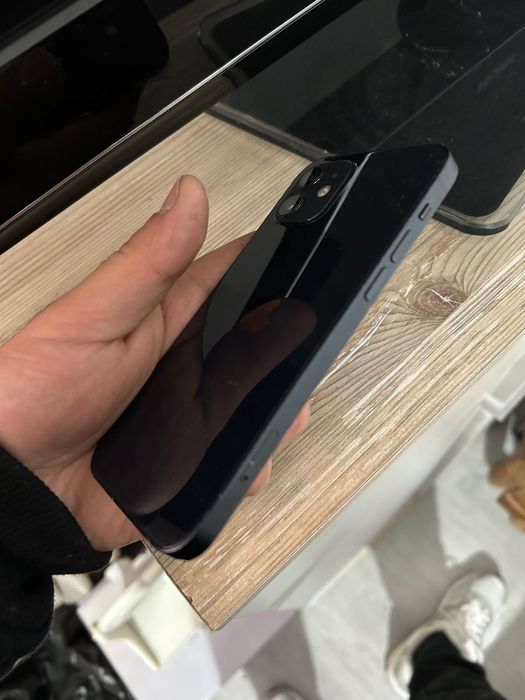 iPhone 12 de vanzare