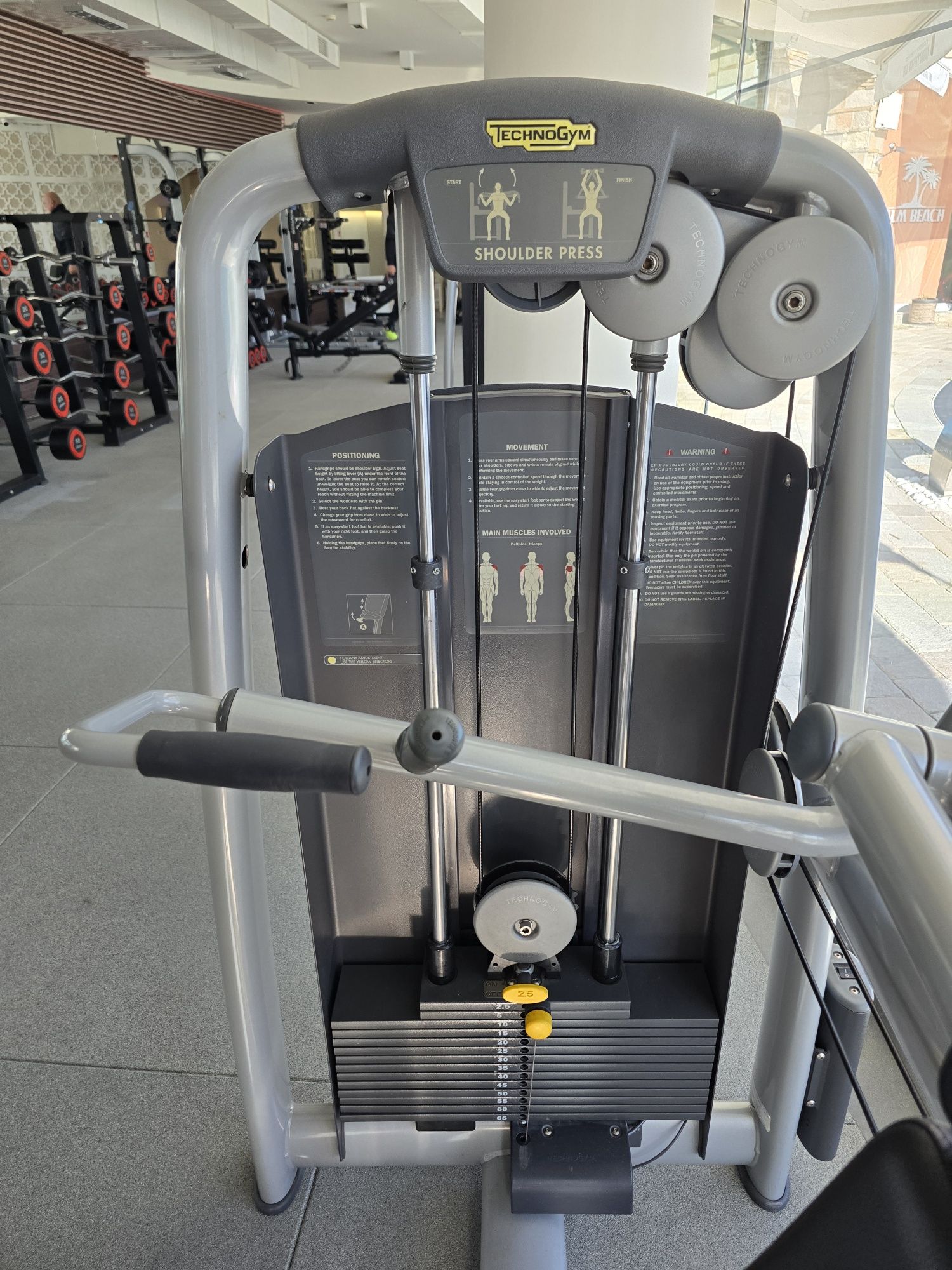 Technogym shouder press раменна преса техноджим
