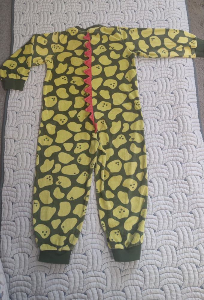 Salopete copii dinosaur si Mos Nicolae H&M