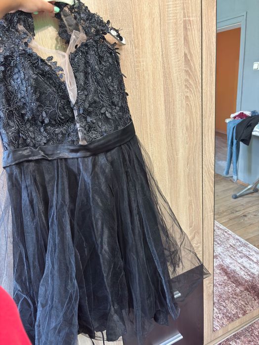 Черна бална рокля