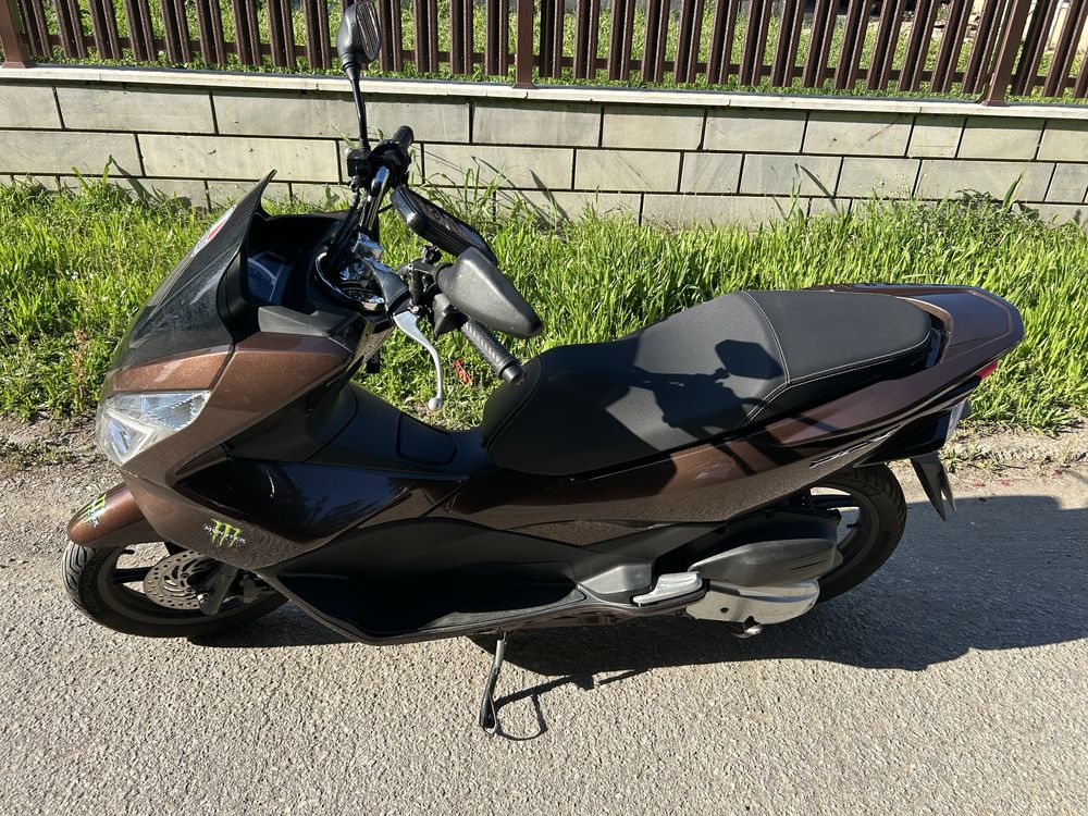 Honda pcx напълно обслужен регистриран платено всичко