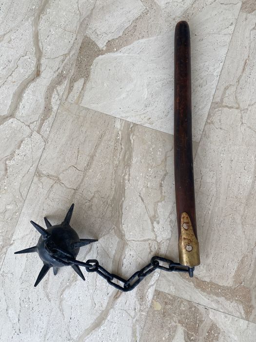 Buzdugan real vechi din fier plin ,lemn esență tare si alamă