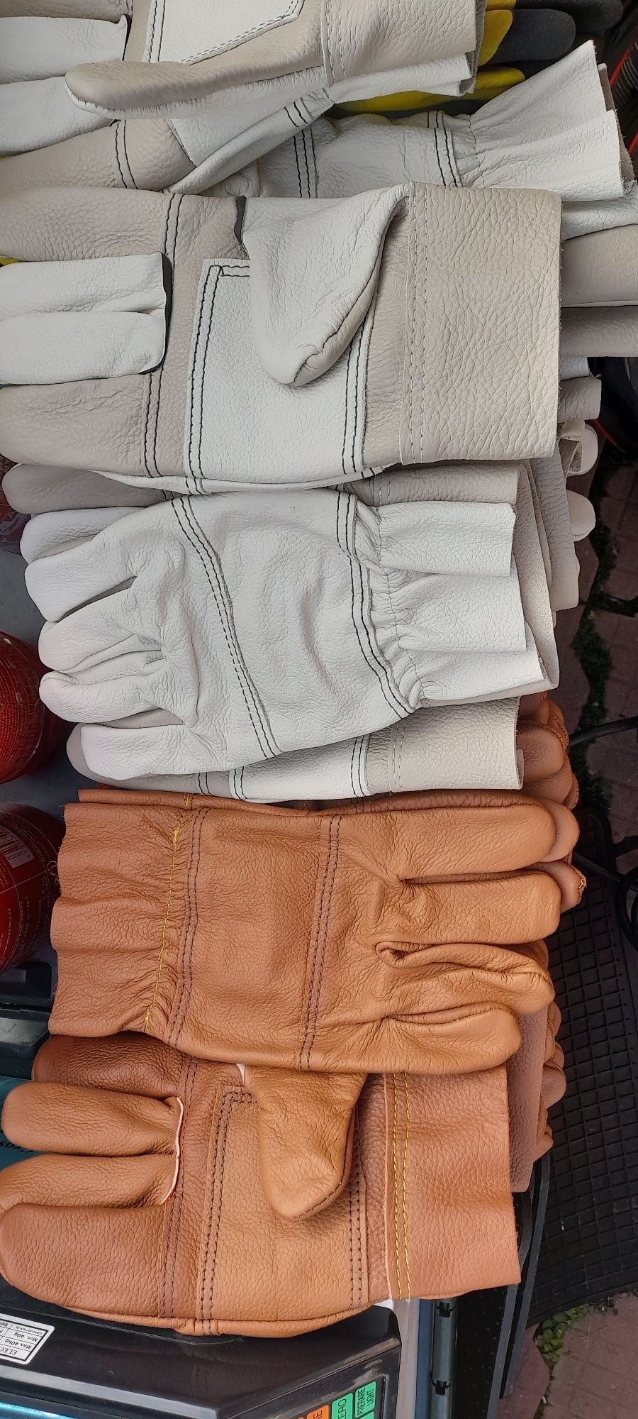 Mănuși din piele naturala
