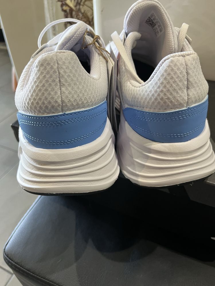 Оригинални маратонки Adidas