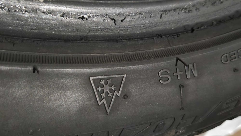 4x 245/40 R19 98Y M+S XL anvelope ALL SEASONS ca si nou 7-8mm DOT 2024