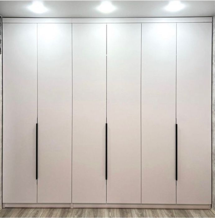 Продается шкаф для одежды