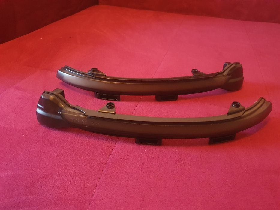 Semnale dinamice oglinzi MK7, Touran