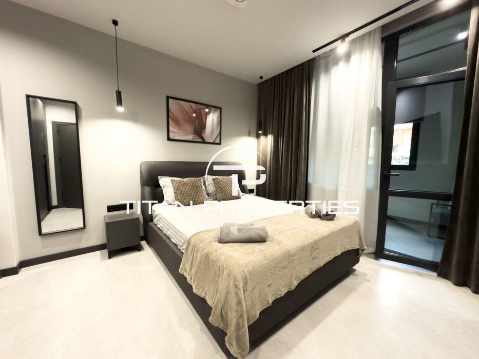 Тристаен, под наем, Център