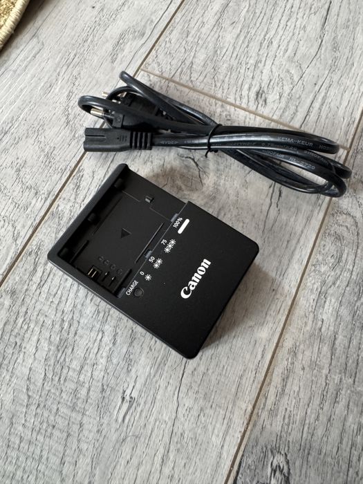 Продам зарядку canon lp-e6. Оригинал новый