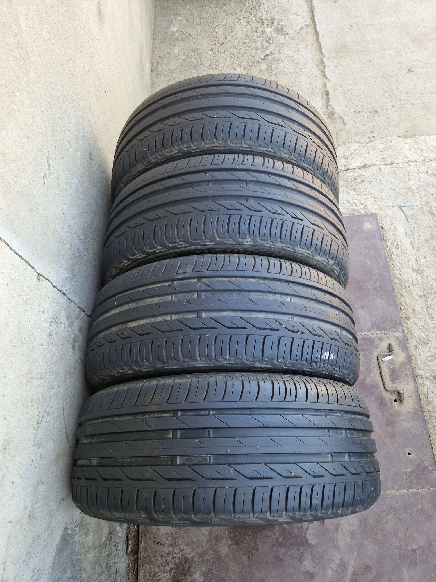 Set 4 anvelope vara 215 55 16 Bridgestone Turanza T005