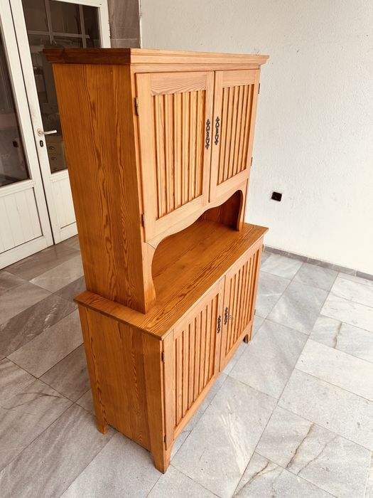 Масивен дървен бюфет / шкаф в рустик стил – отлично състояние