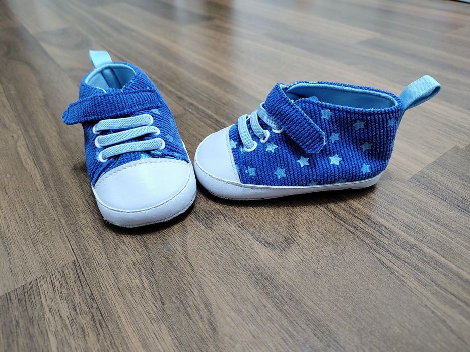 Adidași bebe super drăguți, tip Converse, Mărimea 19 (3-6 Luni)