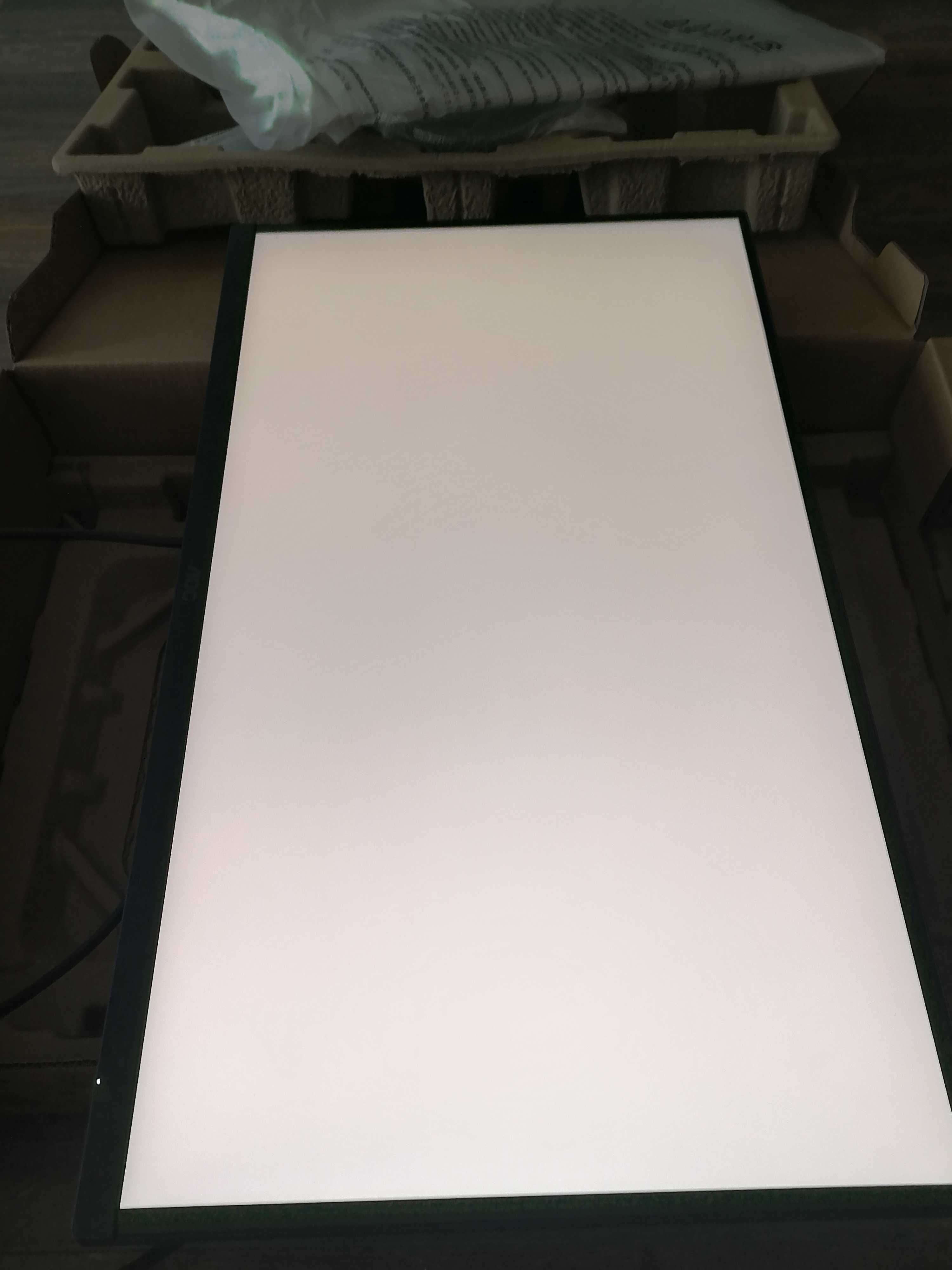 чисто нов 27" 4K монитор AOC U27B3M с 3 години гаранция
