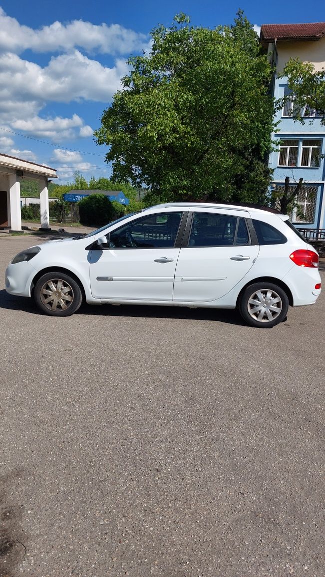 Vând Renault Clio Grandtour 1.5 dci 15.12.2010