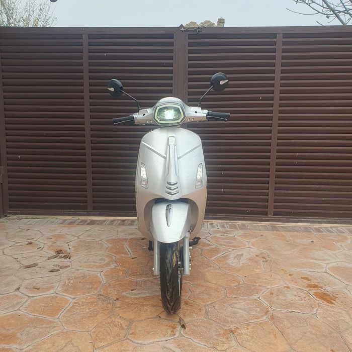 Scuter electric Eco 1000 W 48 V 20Ah viteza maxima 45